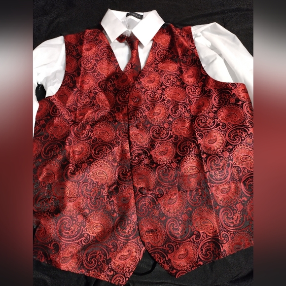 vest ,shirt and tie - Picture 3 of 3